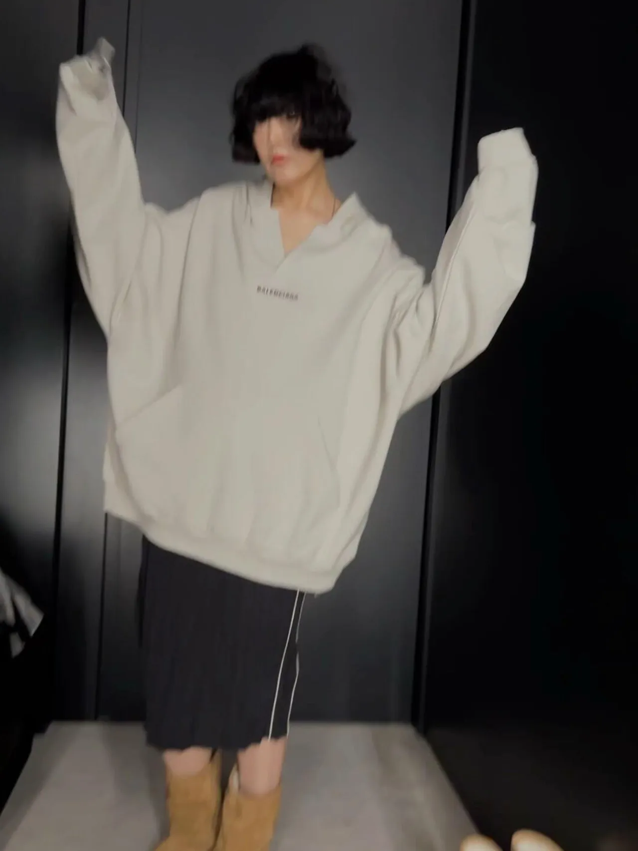 「 」